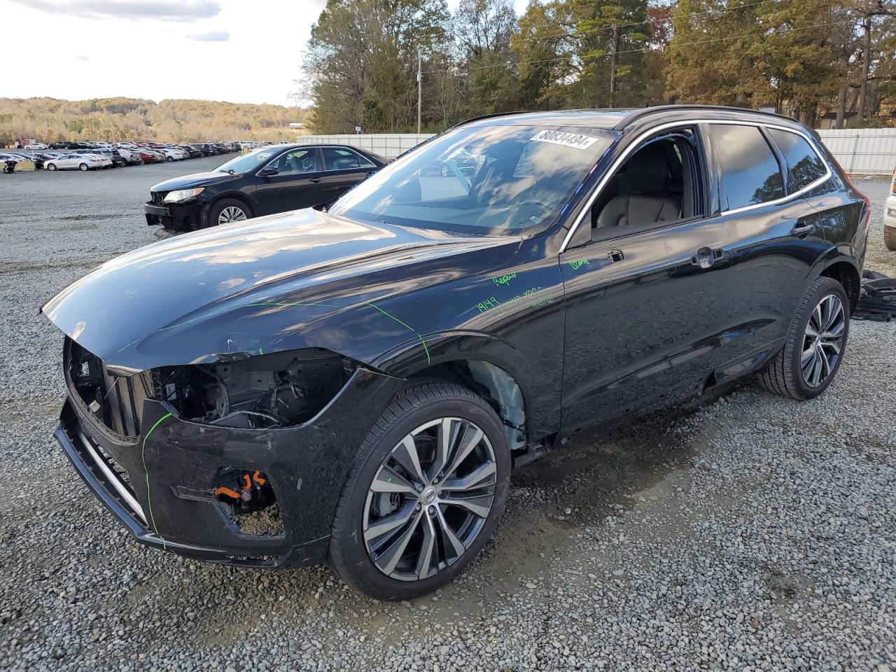 Lot #3030562877 2022 VOLVO XC60 B5 MO