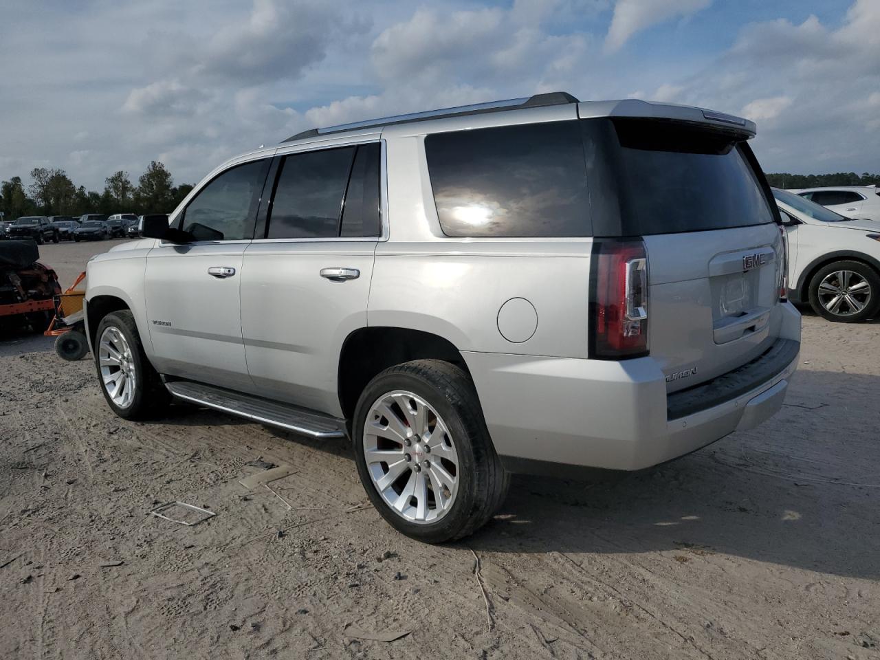 Lot #3009079407 2015 GMC YUKON SLE