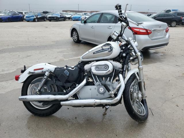 HARLEY-DAVIDSON XL883 C 2009 white  gas 1HD4CP2119K458993 photo #1