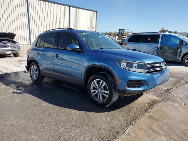 VIN WVGAV7AX1HK023583 2017 VOLKSWAGEN TIGUAN no.4