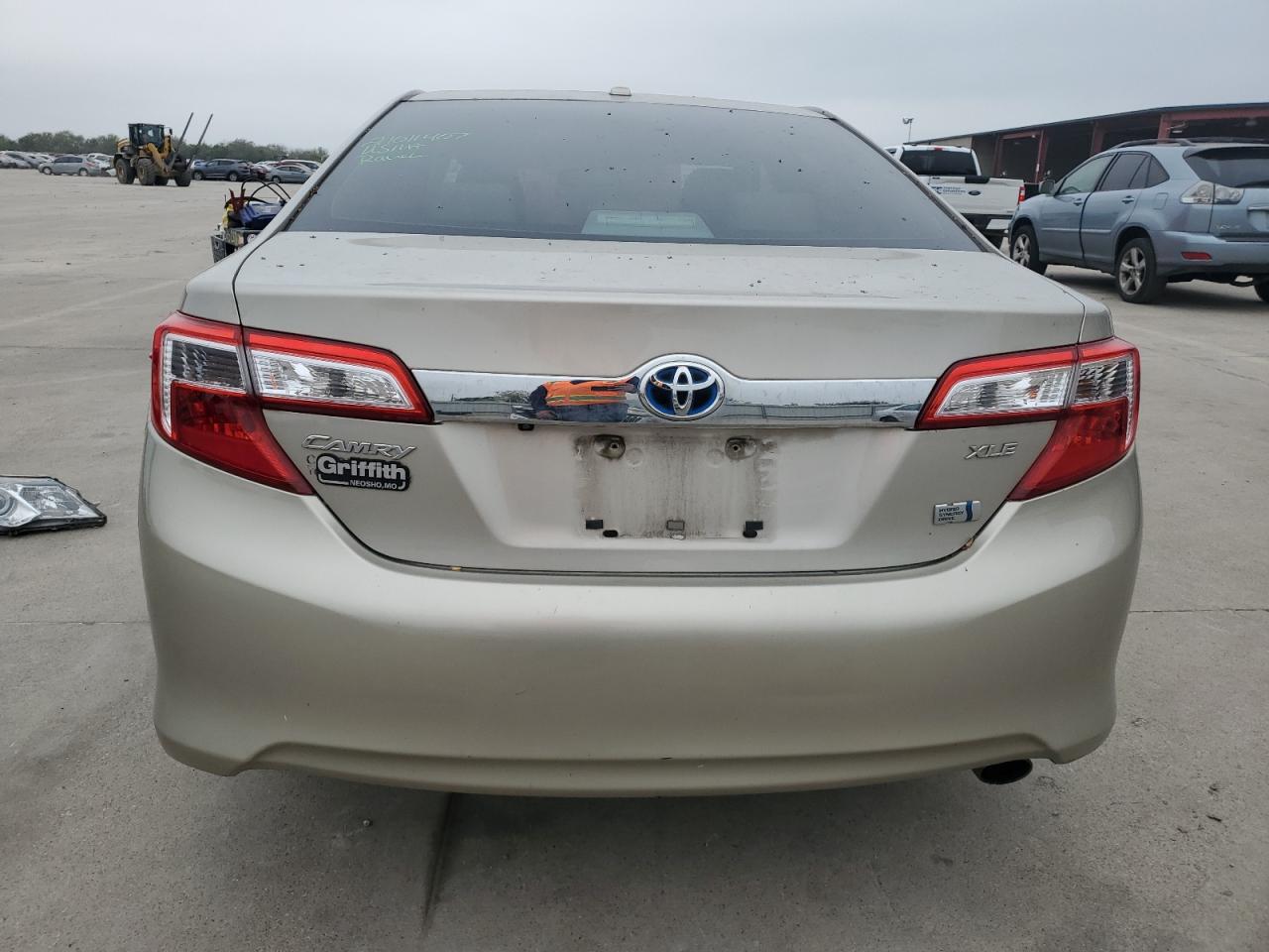 Lot #2970024920 2013 TOYOTA CAMRY HYBR