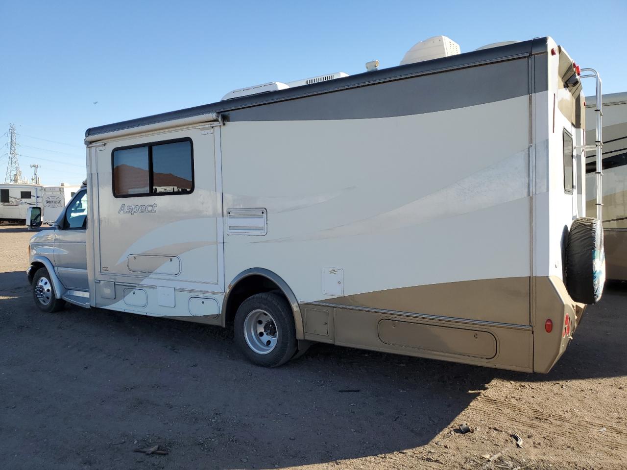 Lot #2986928828 2005 WINNEBAGO ASPECT