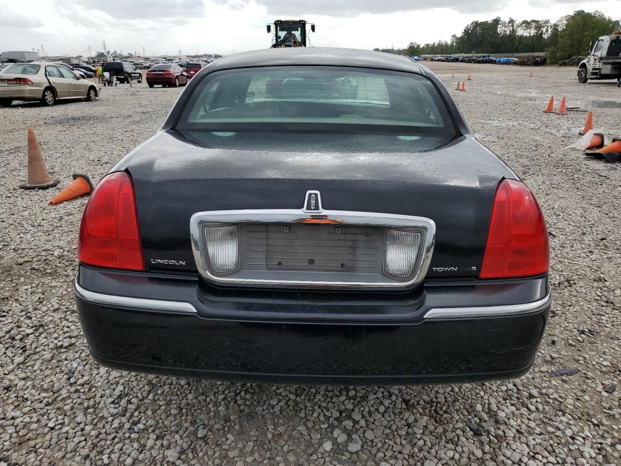 Lot #2955422719 2009 LINCOLN TOWN CAR S