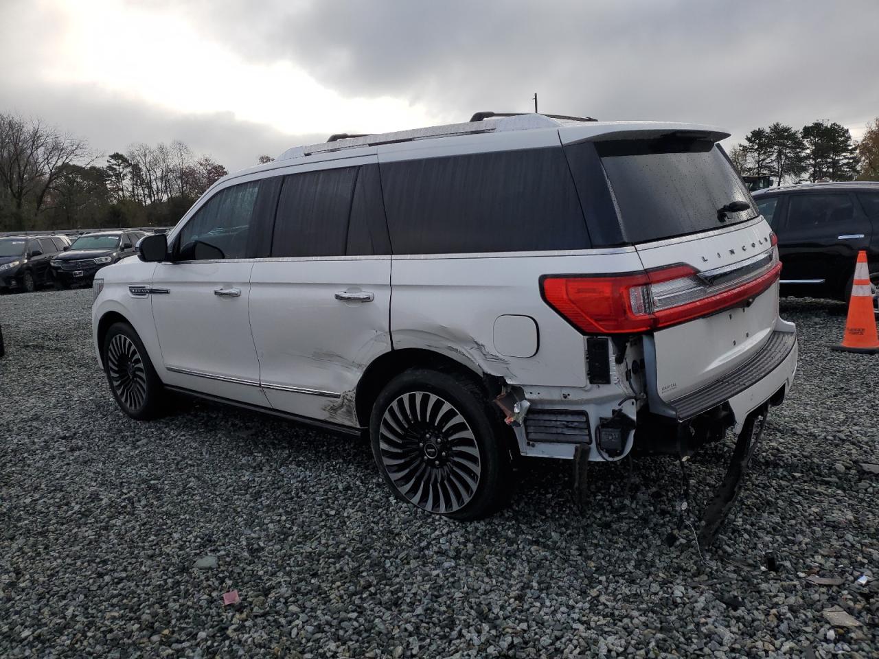 Lot #3029687078 2019 LINCOLN NAVIGATOR