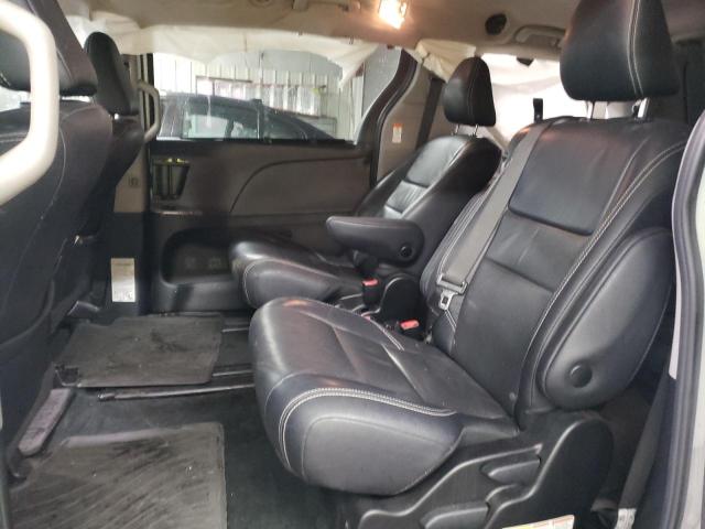 2018 TOYOTA SIENNA SE - 5TDXZ3DC6JS911779