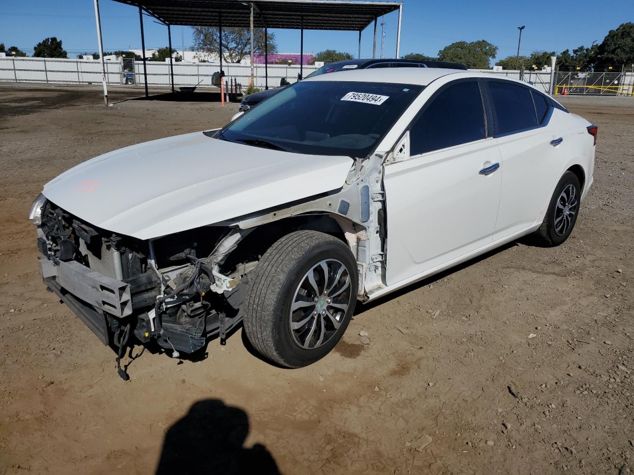  Salvage Nissan Altima