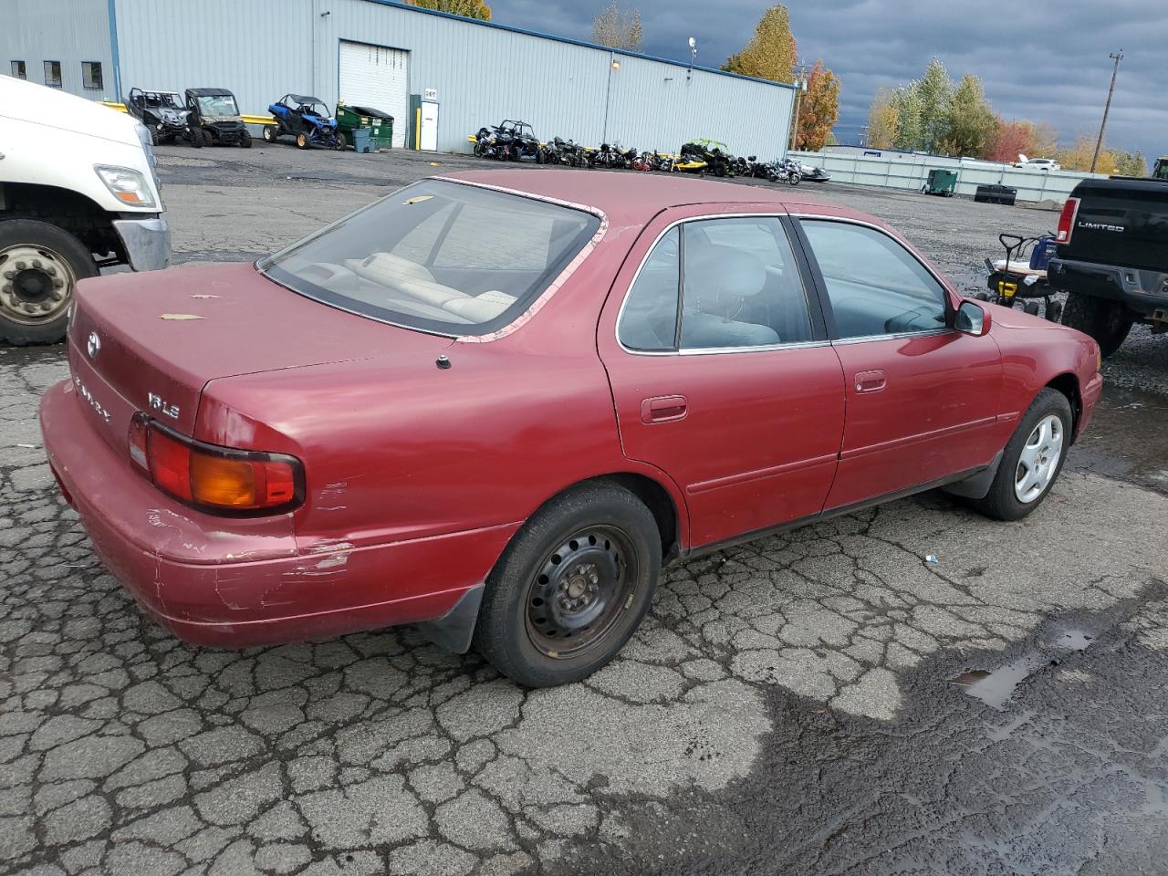 Lot #2974691038 1995 TOYOTA CAMRY LE