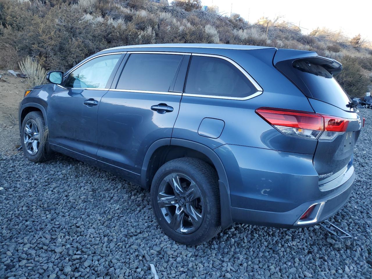 Lot #3048556868 2019 TOYOTA HIGHLANDER