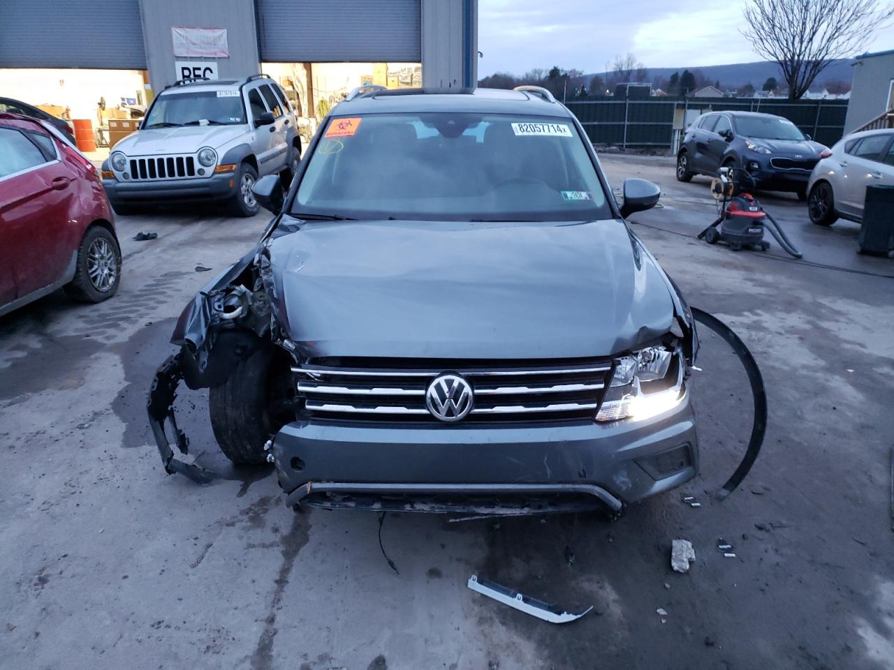 Lot #3040813764 2020 VOLKSWAGEN TIGUAN SE