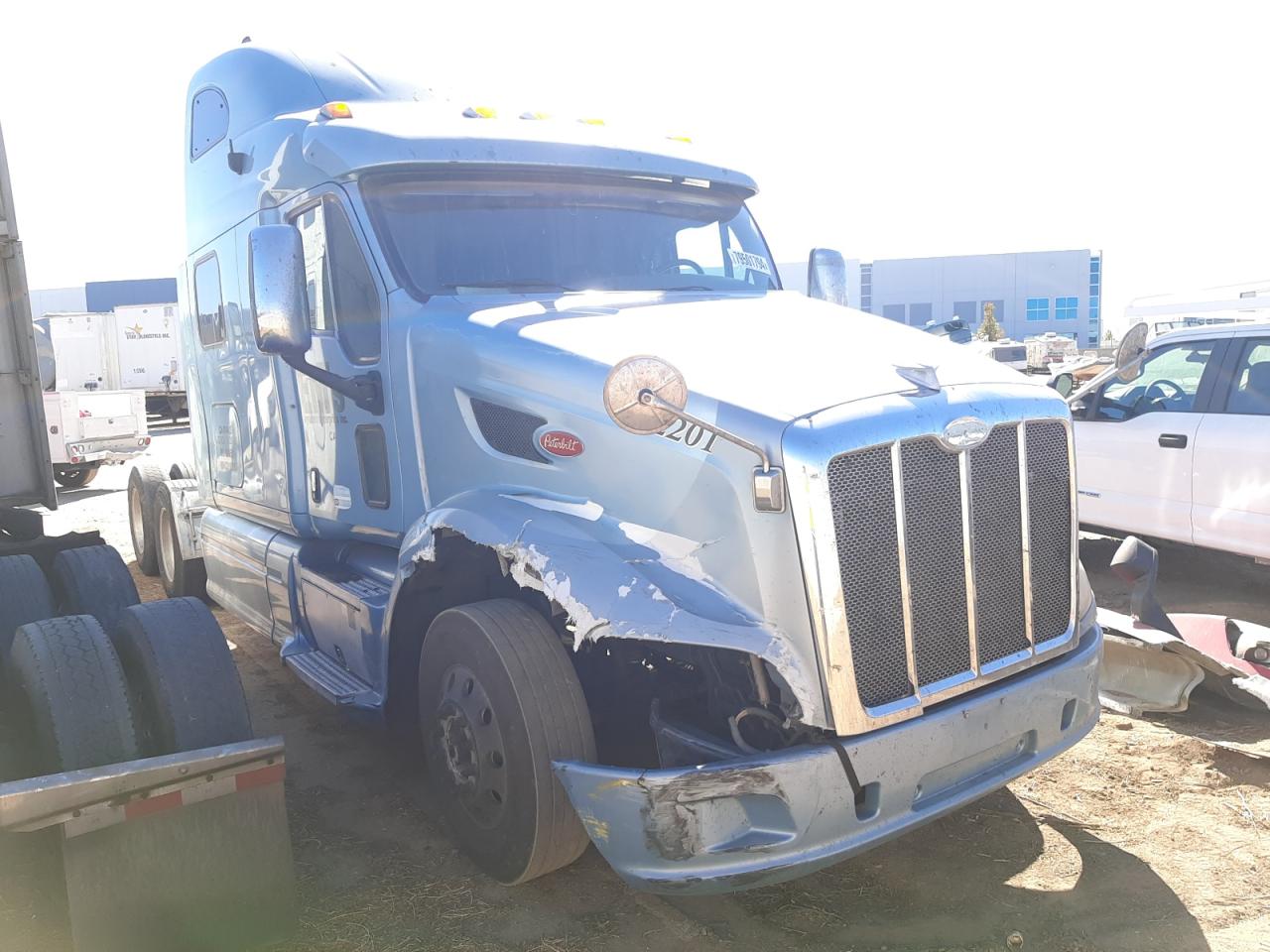 Lot #2962243046 2012 PETERBILT 587