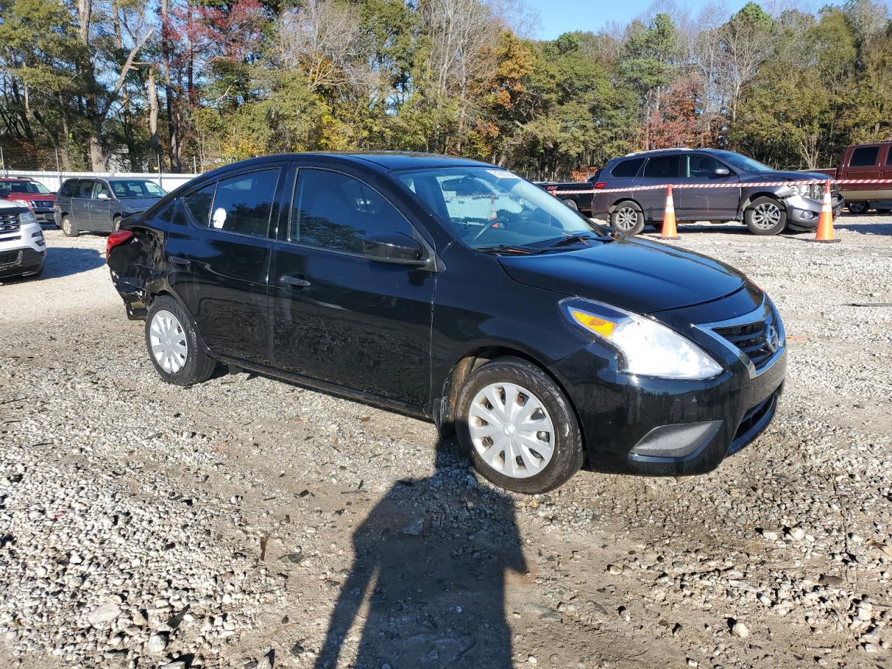 Lot #3003887567 2019 NISSAN VERSA S