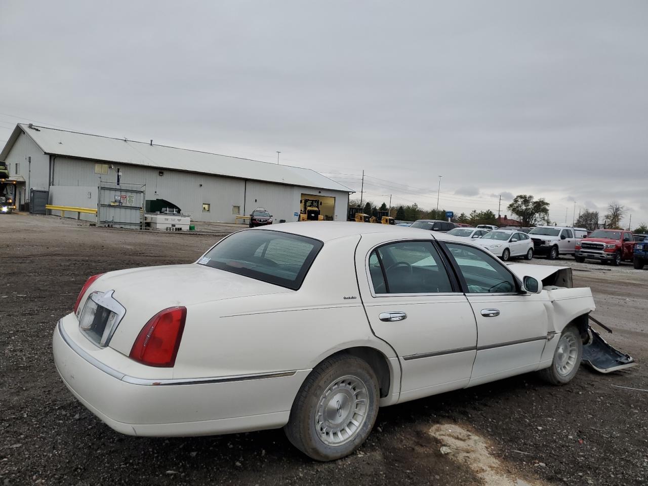 Lot #2969720278 1999 LINCOLN TOWN CAR E