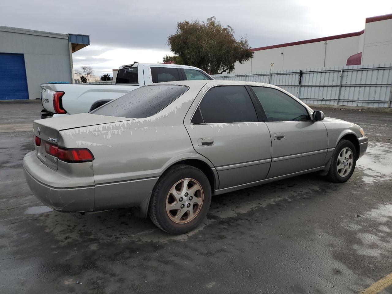 Lot #3030386483 1999 TOYOTA CAMRY LE