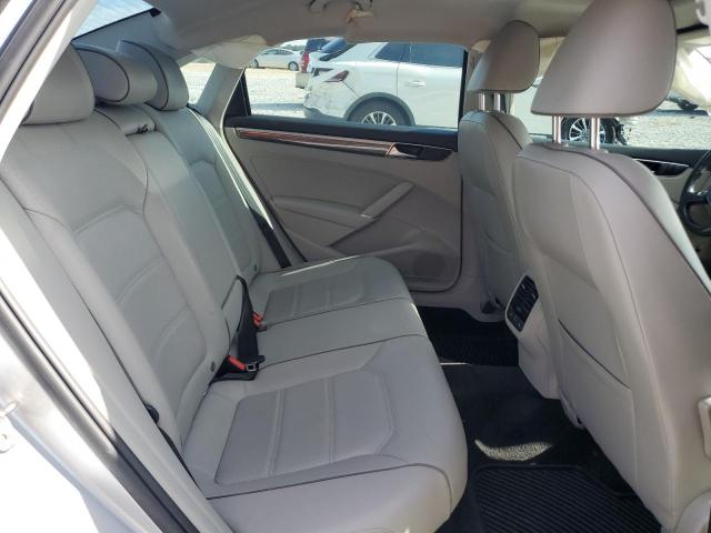 2018 VOLKSWAGEN PASSAT SE - 1VWBA7A34JC044930