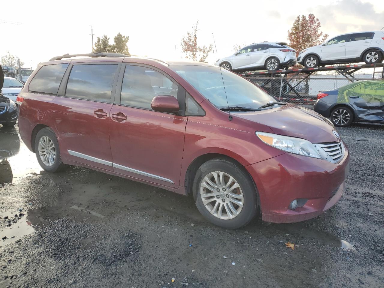 Lot #2992093139 2012 TOYOTA SIENNA XLE