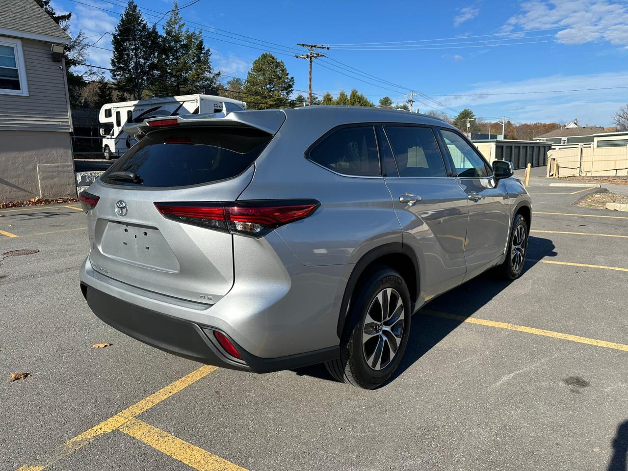 Lot #2974524448 2022 TOYOTA HIGHLANDER