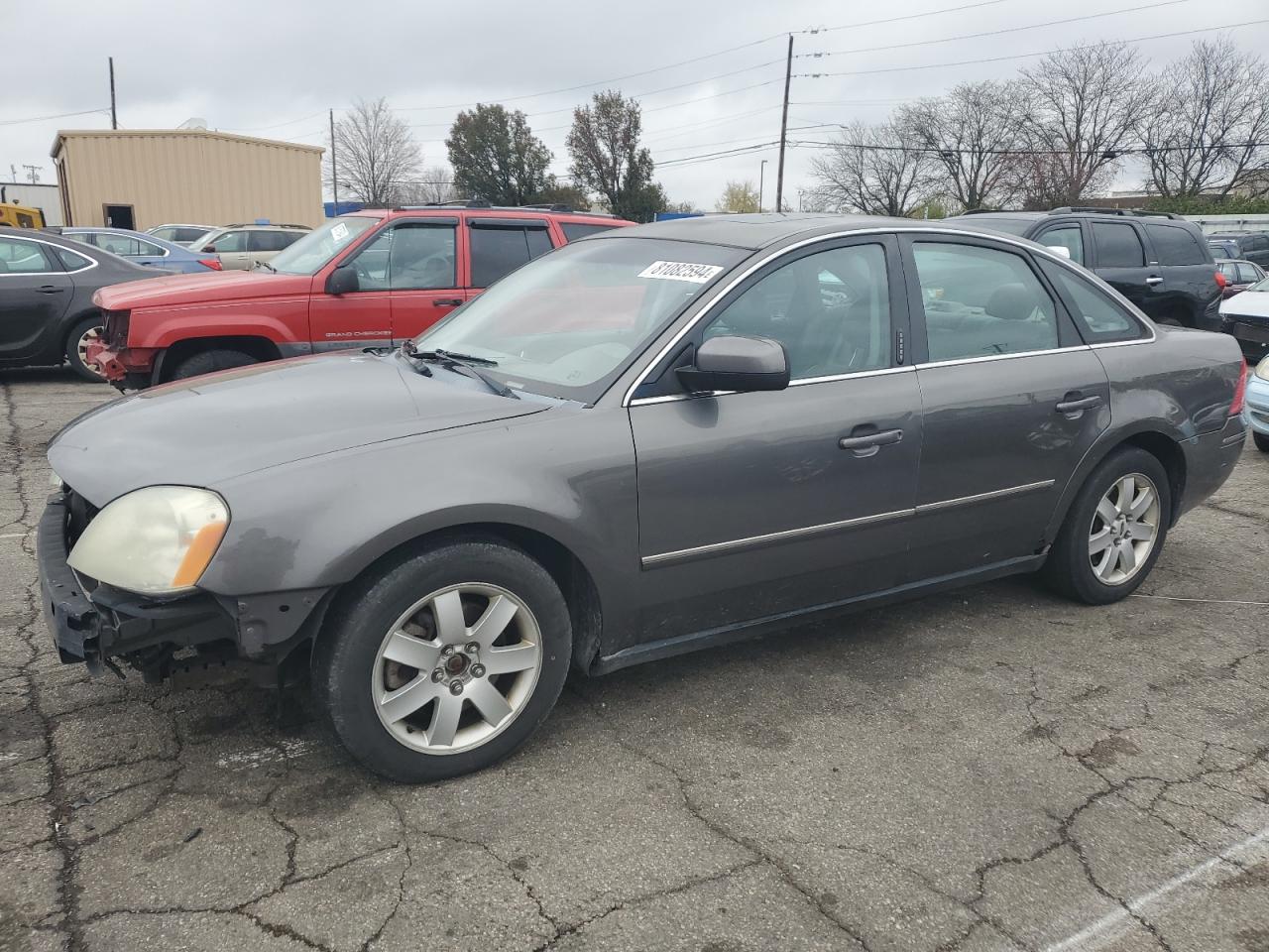 Lot #2989045613 2005 FORD FIVE HUNDR