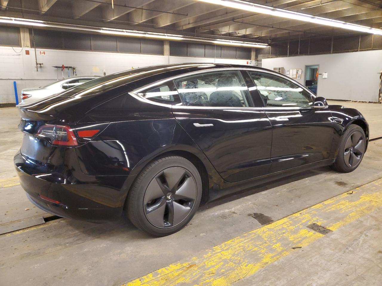 Lot #3009209380 2018 TESLA MODEL 3