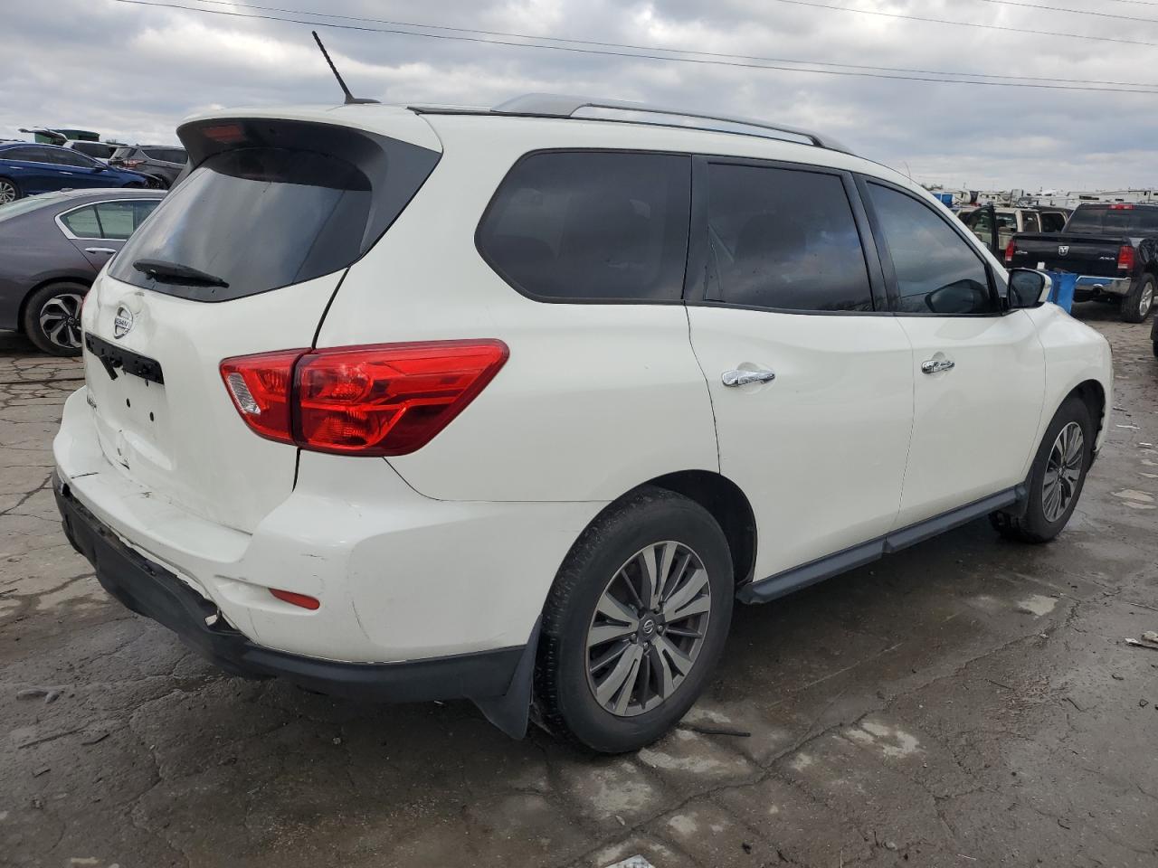 Lot #3025984958 2017 NISSAN PATHFINDER