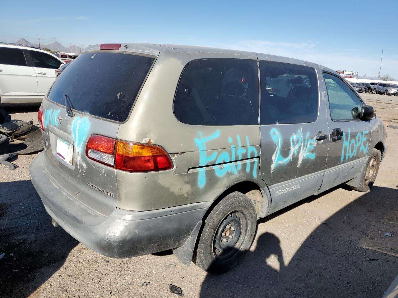 Lot #3020884738 2002 TOYOTA SIENNA CE