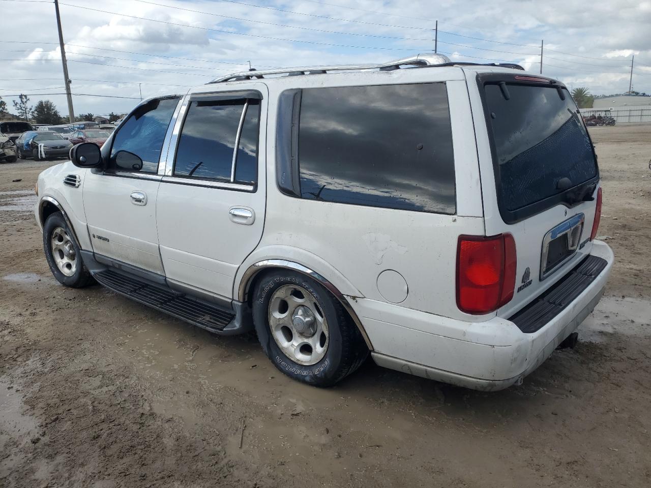 Lot #3028077513 2002 LINCOLN NAVIGATOR