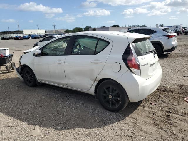 2016 TOYOTA PRIUS C JTDKDTB31G1119685