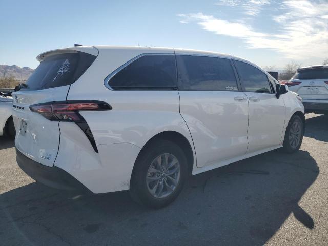 2022 TOYOTA SIENNA LE - 5TDKRKEC5NS108065