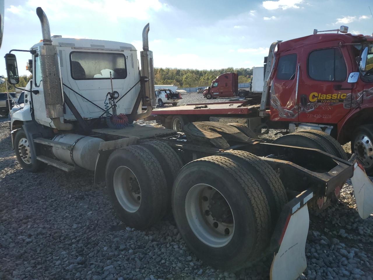 Lot #2996556538 2006 MACK 600 CXN600