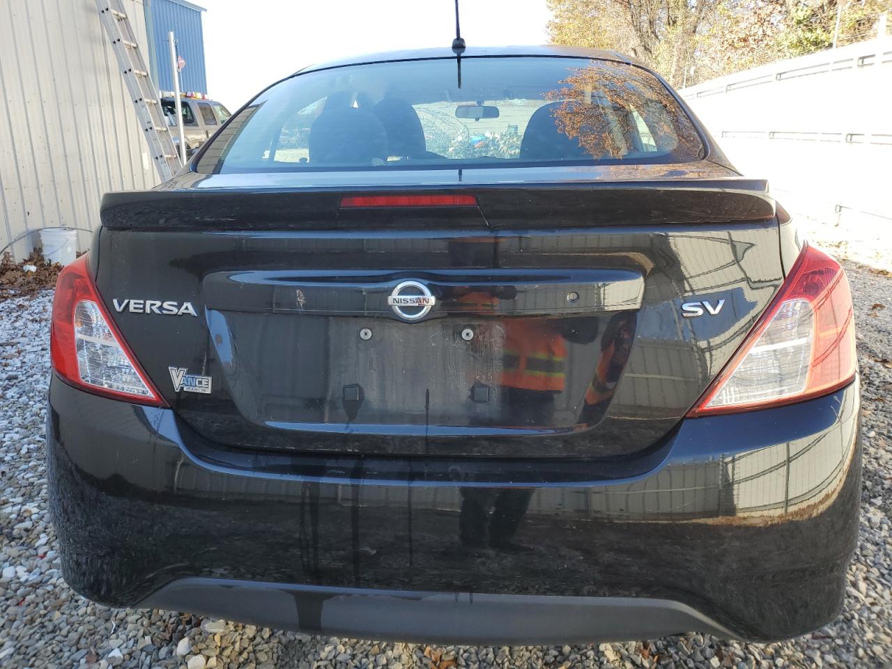 Lot #3034346081 2018 NISSAN VERSA S