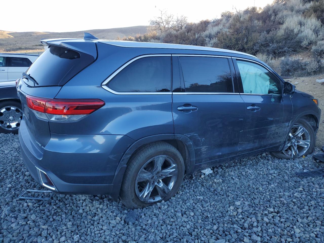 Lot #3048556868 2019 TOYOTA HIGHLANDER