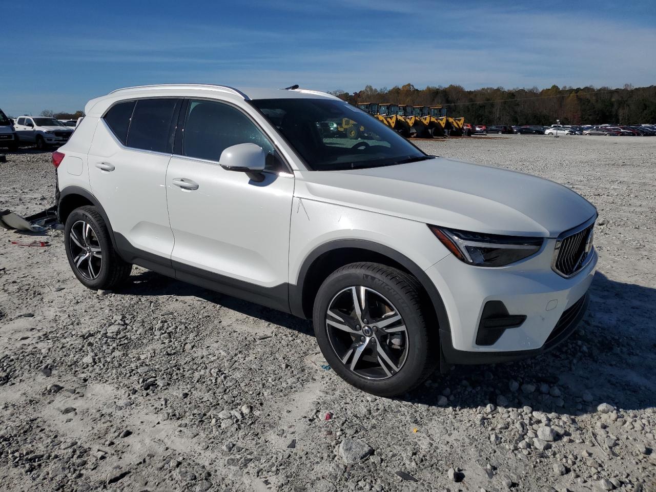 Lot #3026022952 2024 VOLVO XC40 CORE