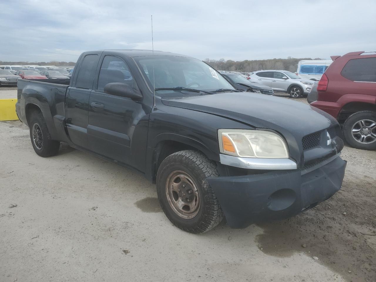 Lot #3004286659 2006 MITSUBISHI RAIDER LS