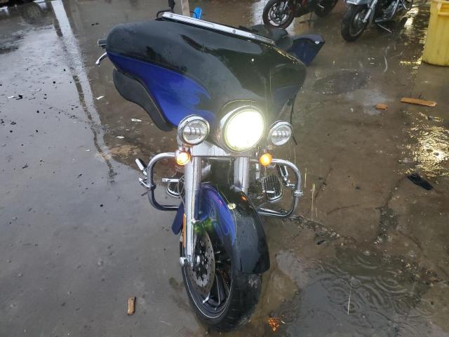 2011 HARLEY-DAVIDSON FLHTCUSE6 1HD1PR813BB960114