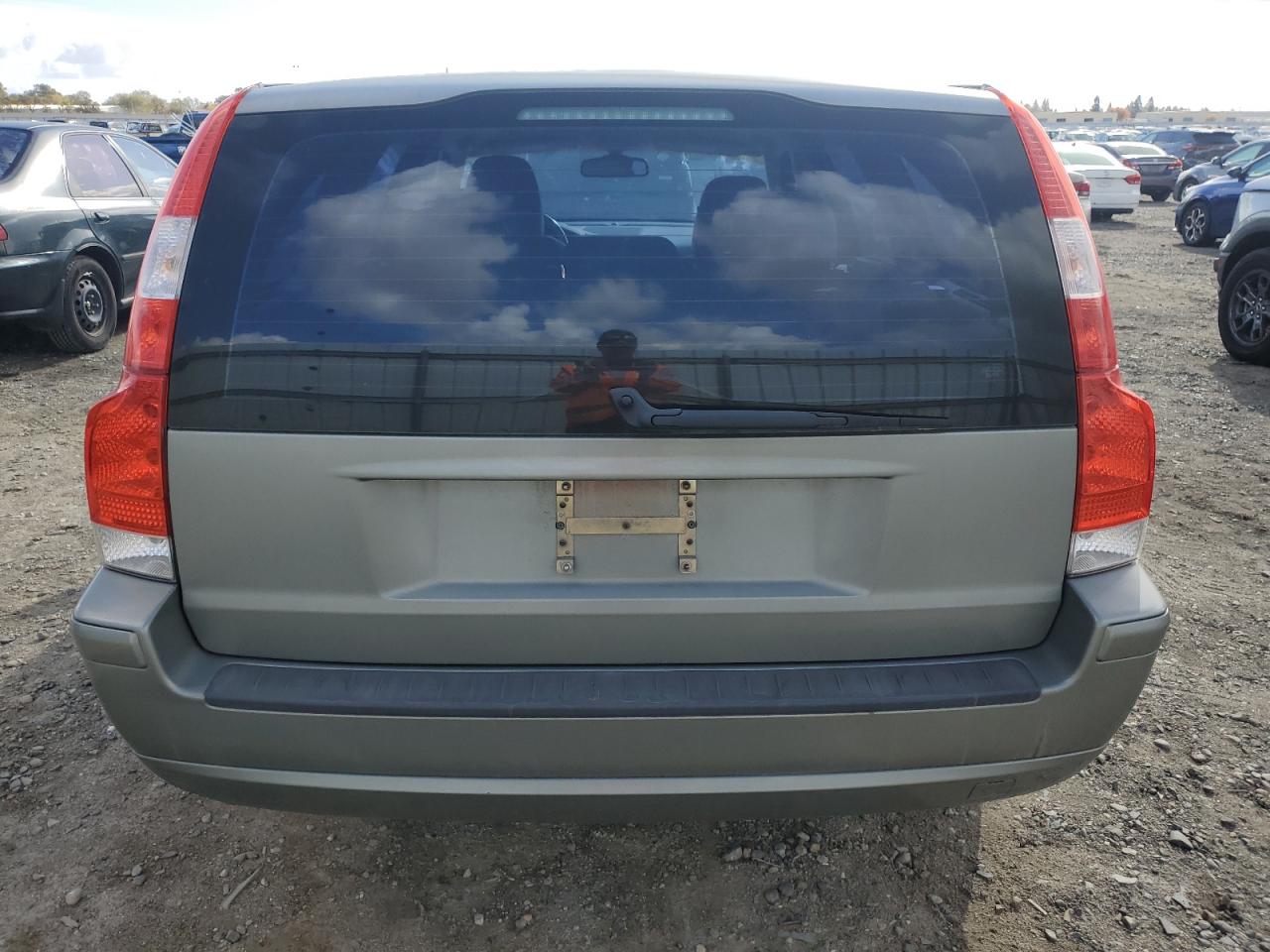 Lot #2977109177 2006 VOLVO V70