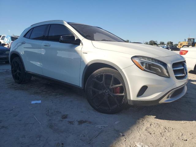 VIN WDCTG4GB2FJ055747 2015 MERCEDES-BENZ GLA-CLASS no.4