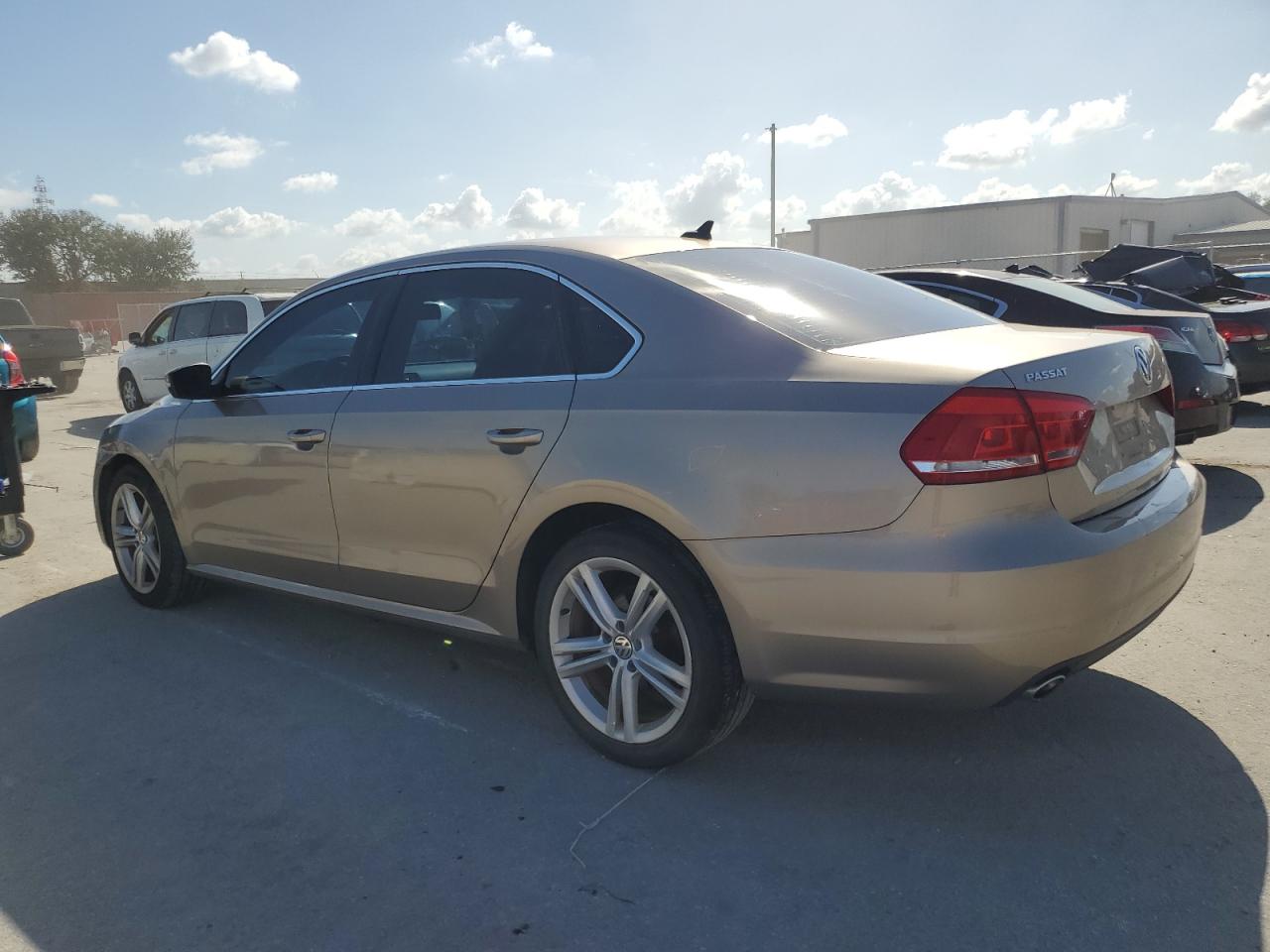 Lot #2998040238 2015 VOLKSWAGEN PASSAT SE