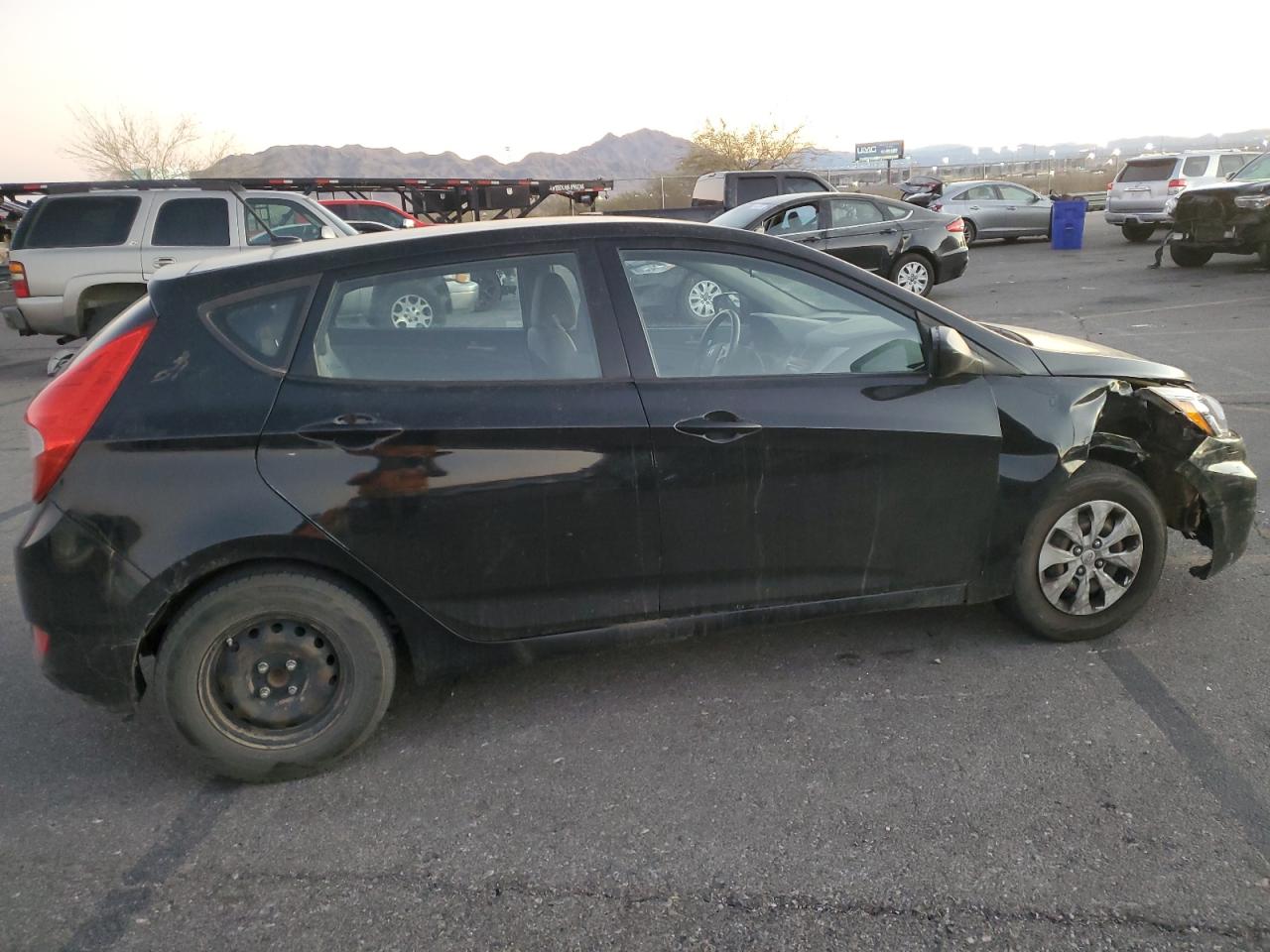 Lot #2989443596 2017 HYUNDAI ACCENT SE