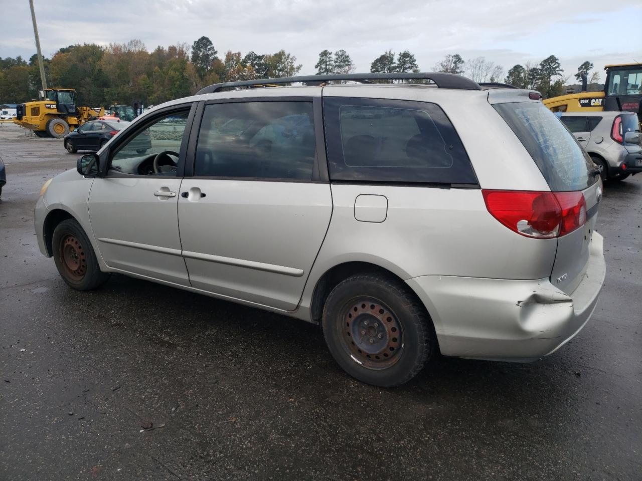 Lot #2972343519 2006 TOYOTA SIENNA CE