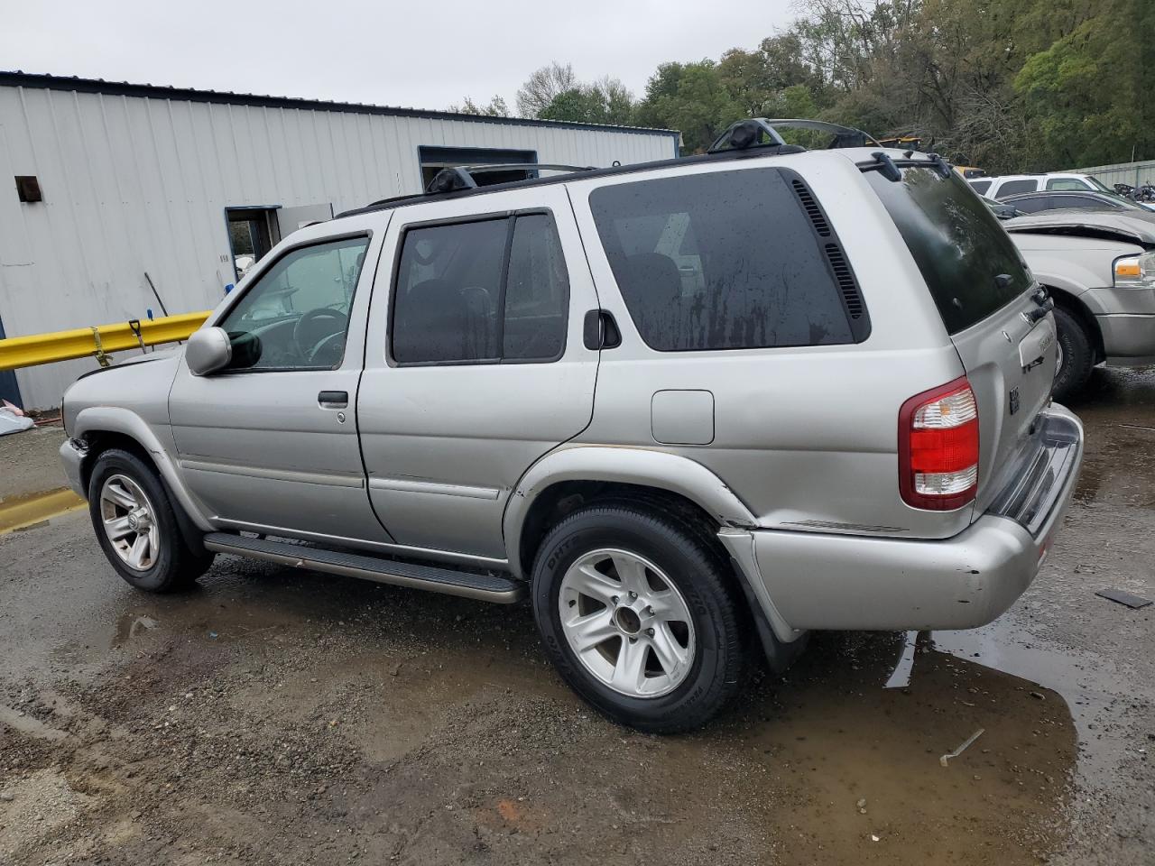 Lot #2979386753 2002 NISSAN PATHFINDER