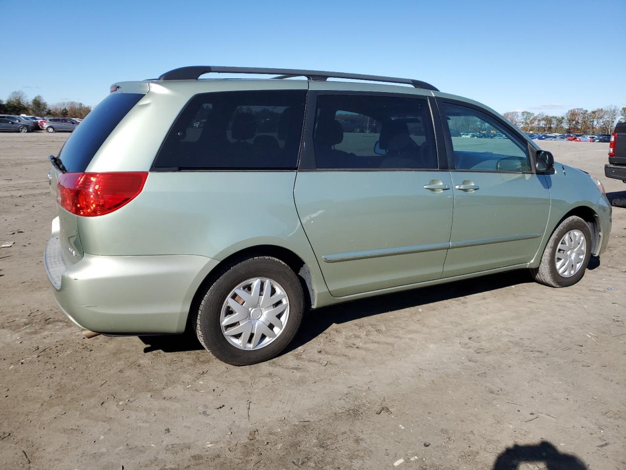 Lot #2974062291 2009 TOYOTA SIENNA CE