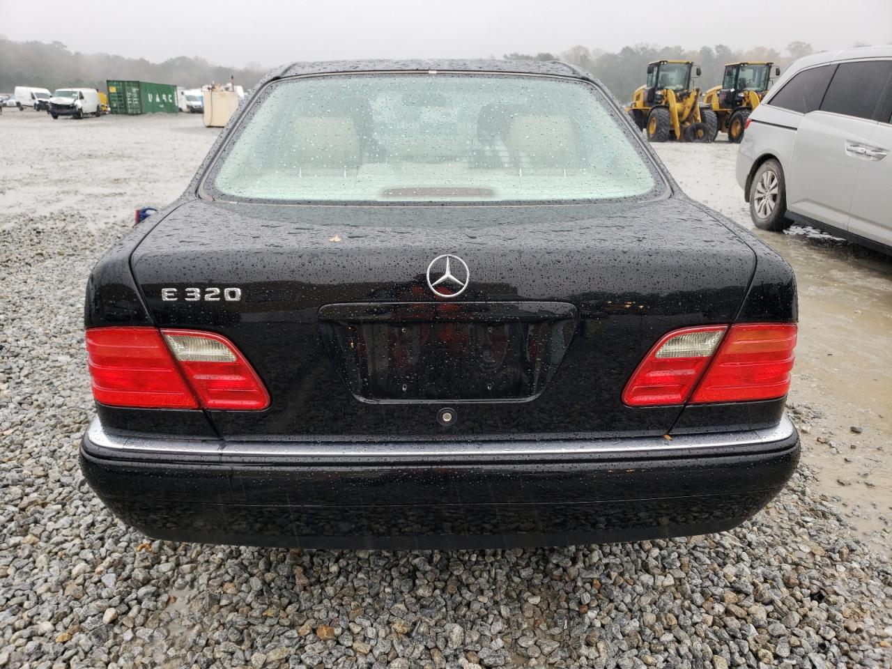 Lot #3006509093 1999 MERCEDES-BENZ E 320