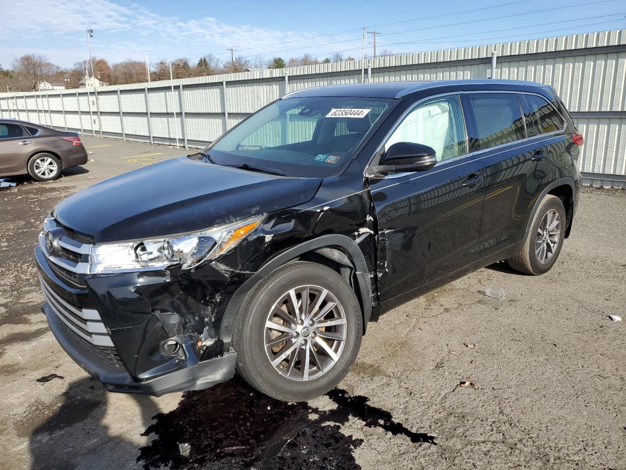 Lot #3033236898 2017 TOYOTA HIGHLANDER