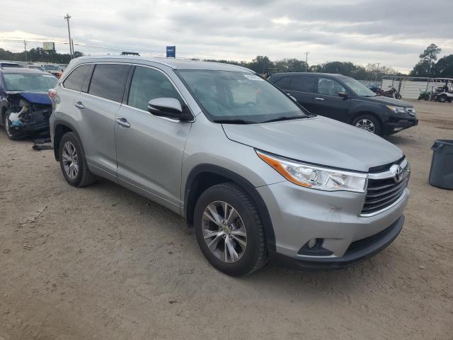 VIN 5TDKKRFH1FS115359 2015 Toyota Highlander, Xle no.4