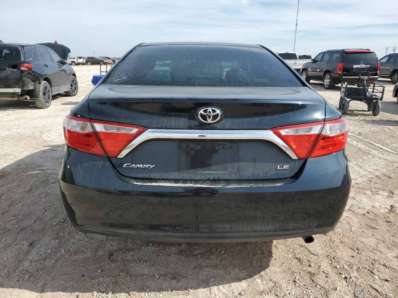 Lot #3021131224 2015 TOYOTA CAMRY LE