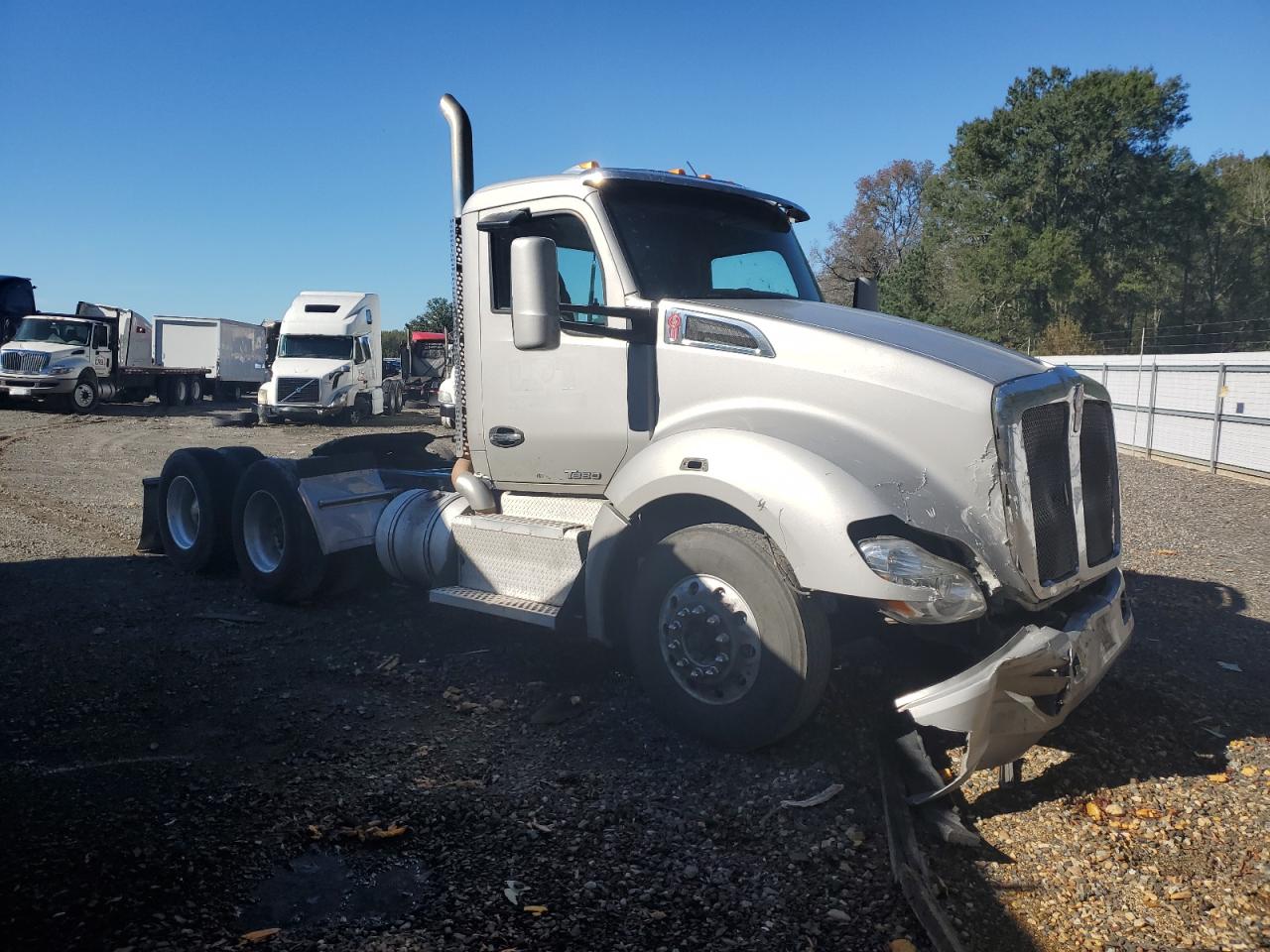  Salvage Kenworth Constructi