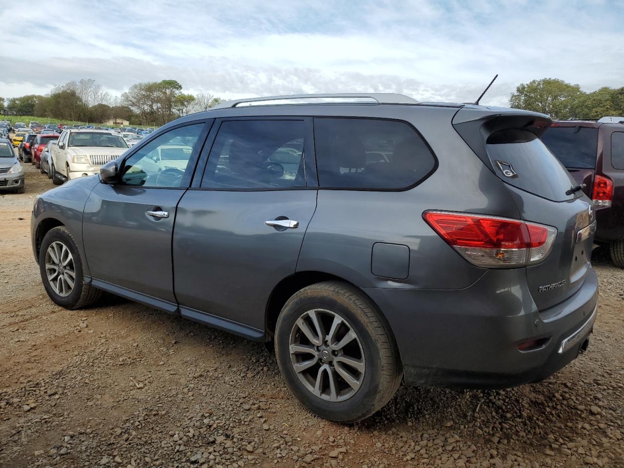 Lot #2952645179 2015 NISSAN PATHFINDER