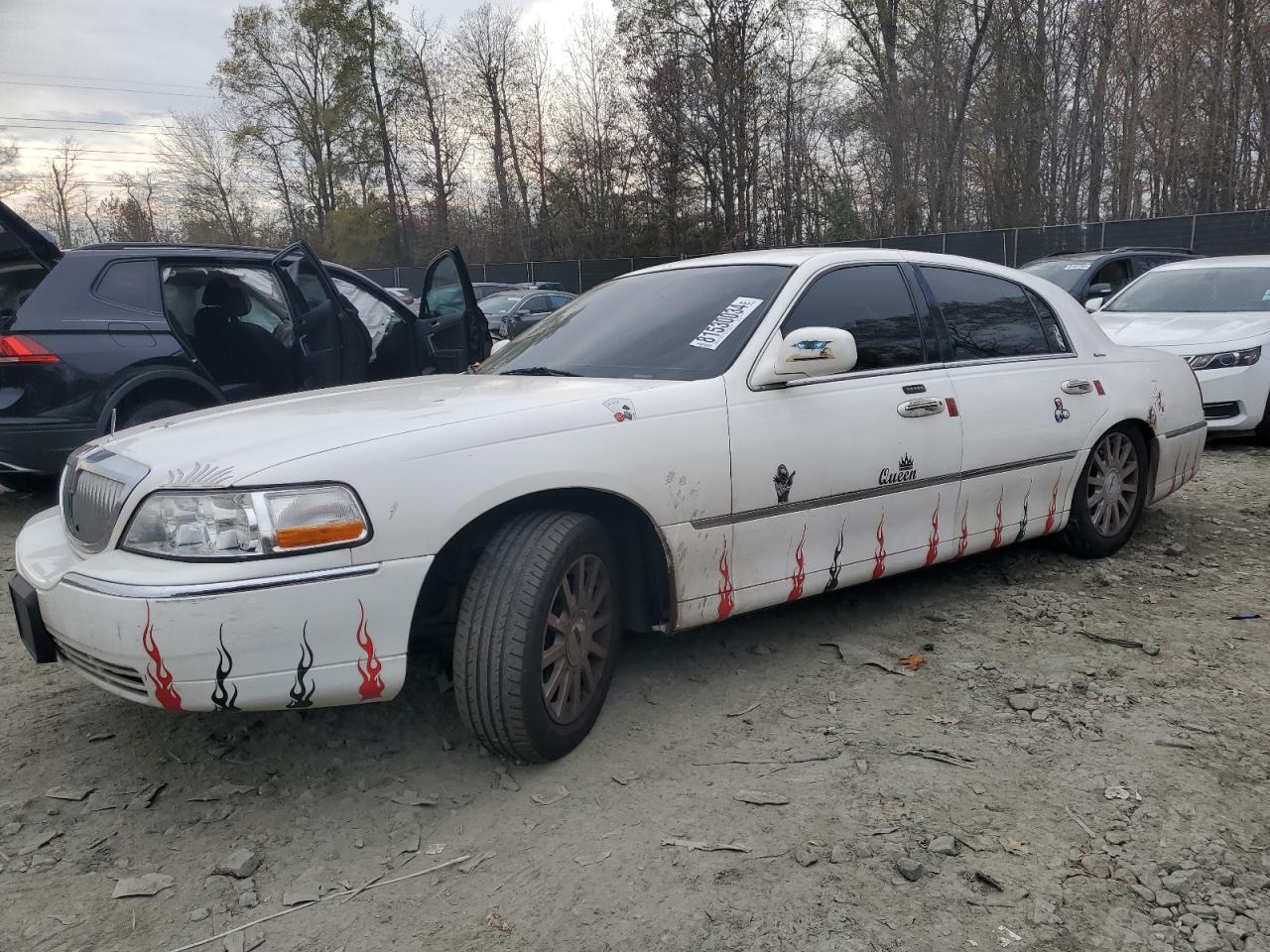  Salvage Lincoln Towncar