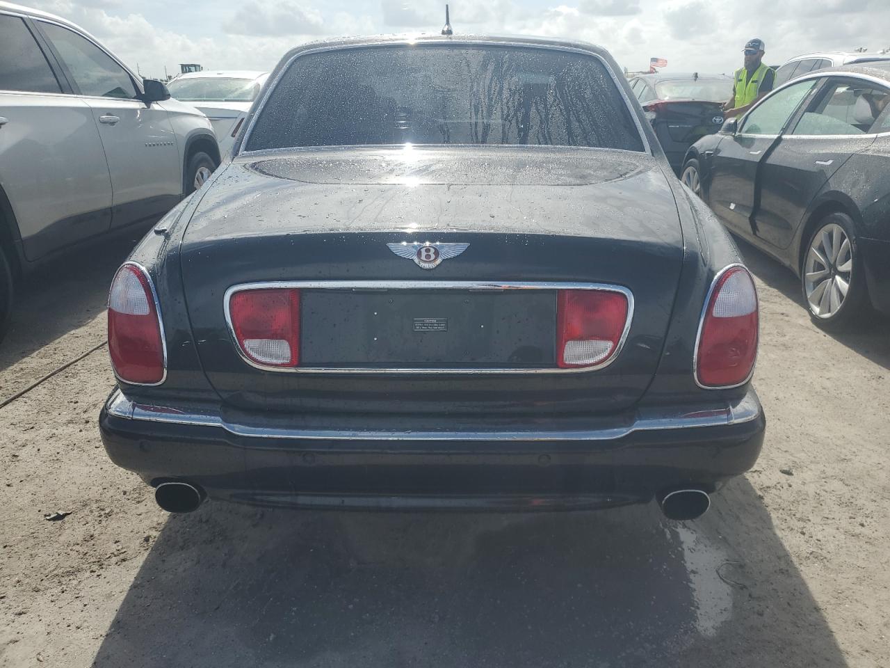 Lot #2994098333 2006 BENTLEY ARNAGE RED