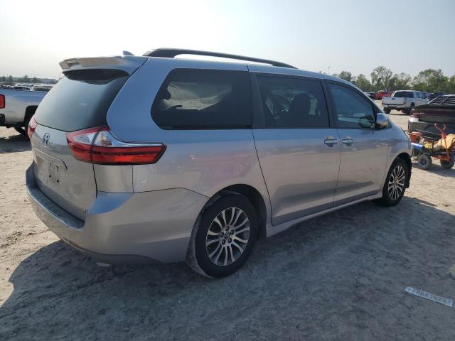 TOYOTA SIENNA XLE 2018 silver  gas 5TDYZ3DC8JS963743 photo #4