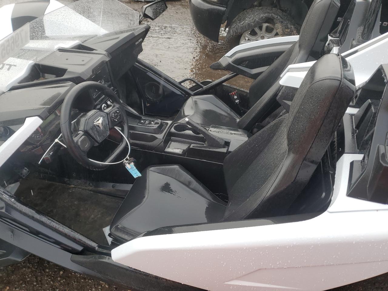 Lot #3023183232 2023 POLARIS SLINGSHOT